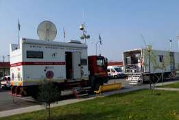 Unità operativa mobile della Città metropolitana di Torino e il camion di accoglienza Cri